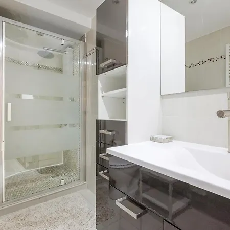 Sea And Sky 6 Personnes 戛纳